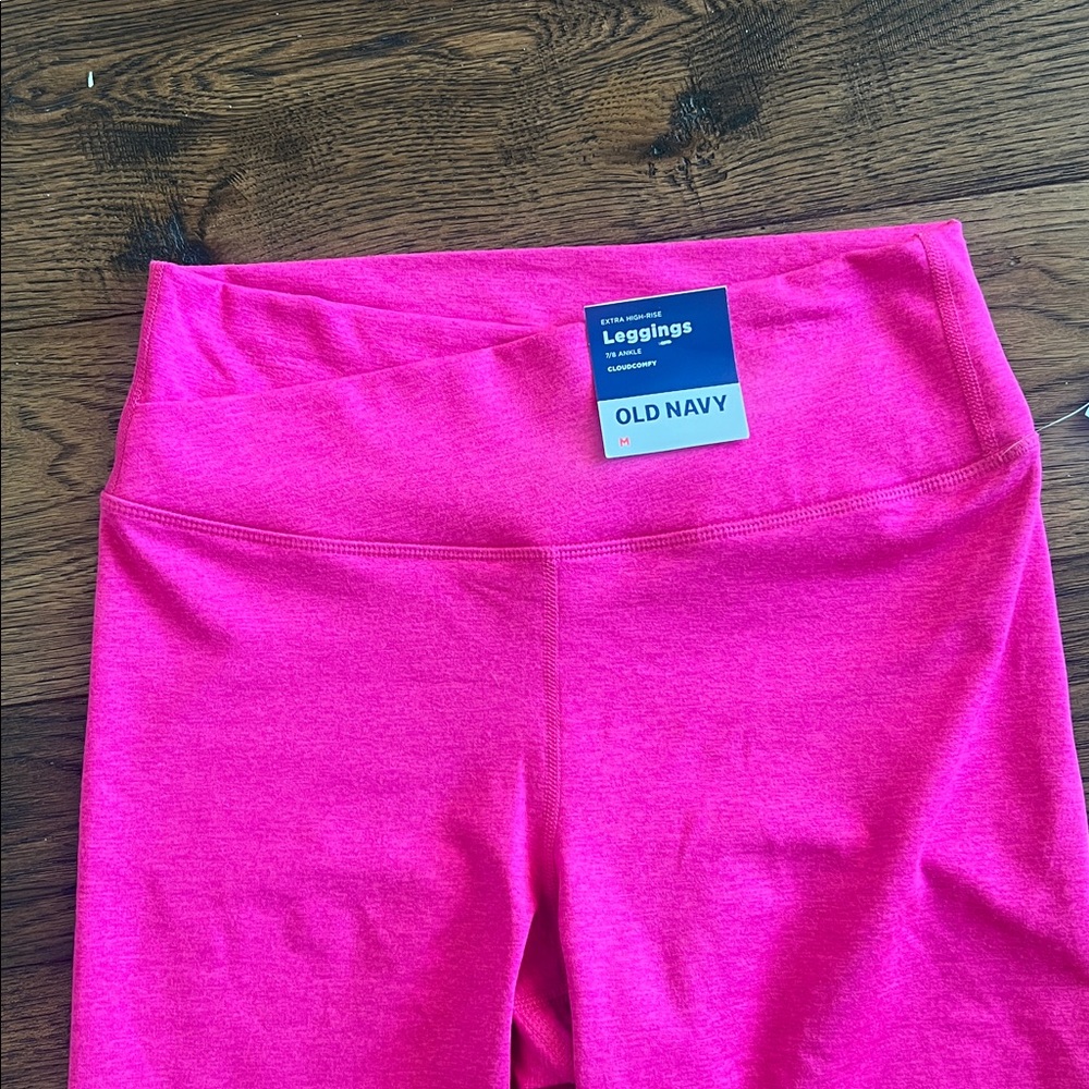 Old Navy Extra HighWaisted CloudComfy 7/8 Leggings hot pink Flamingo, Medium NWT - Picture 7 of 9